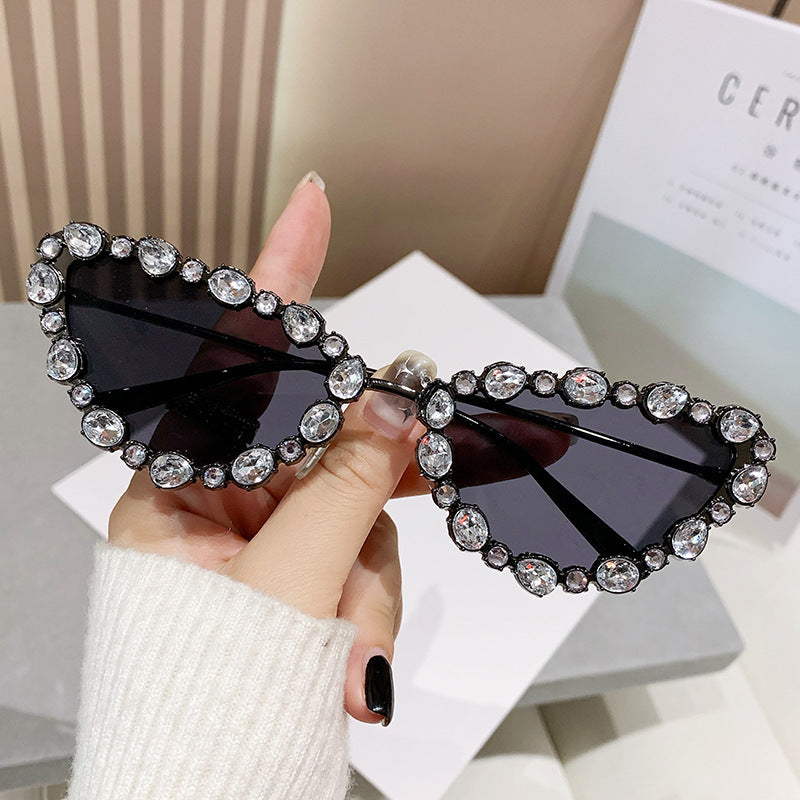 Damen Glamouröse Cat-Eye Sonnenbrille mit funkelnden Strassdetails Brehn