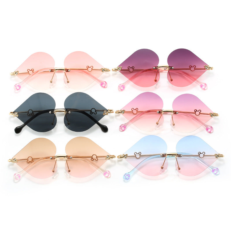 Damen Designer-Sonnenbrille mit einzigartigem Herzrahmen und gradienten Gläsern Brehn