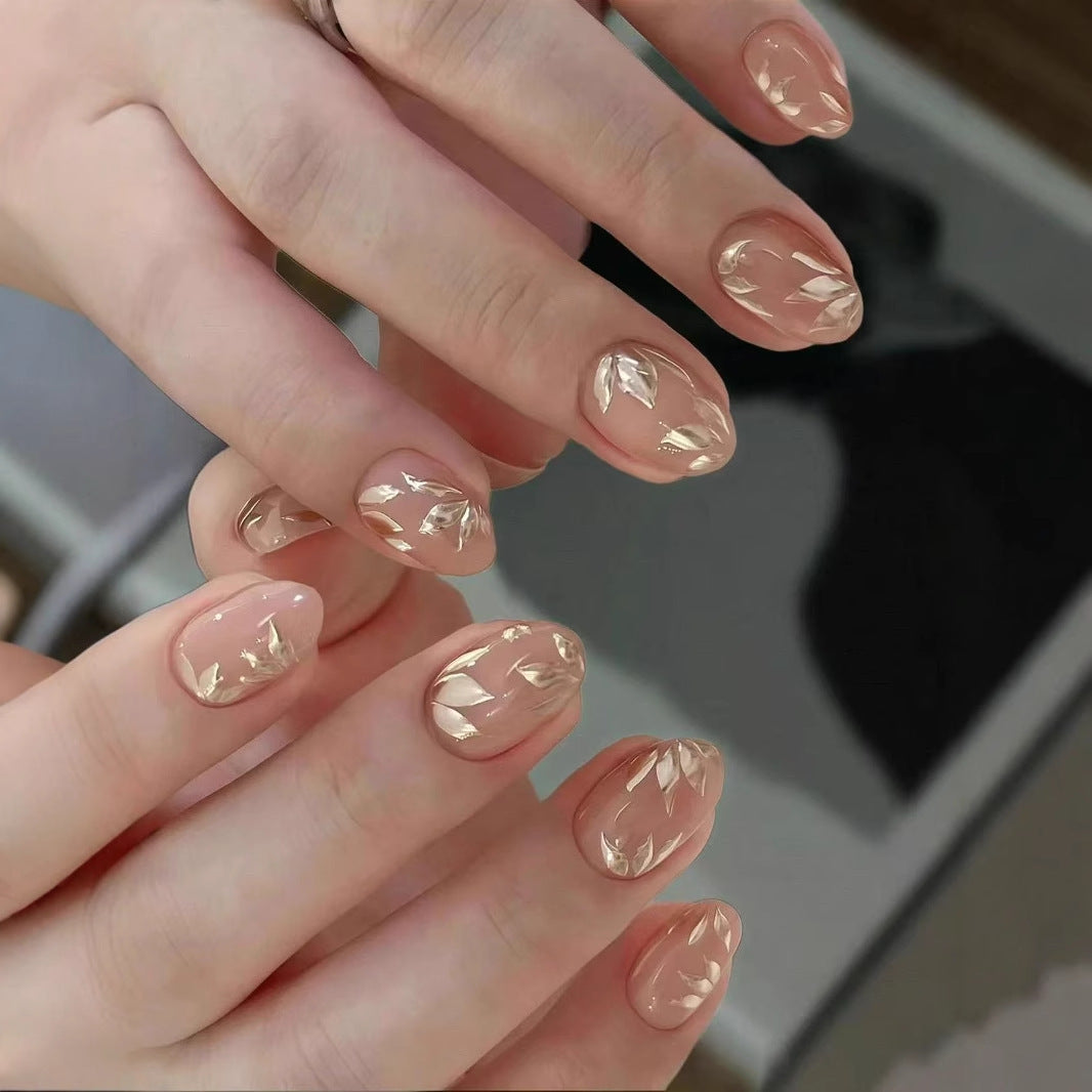 Kunstnagelset mit elegantem Blatt-Design Brehn