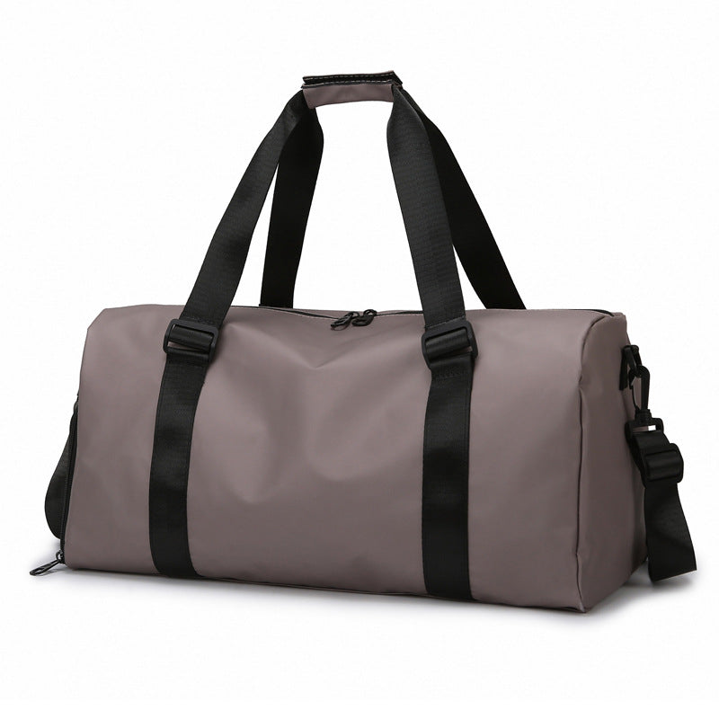 Sportliche Reisetasche Mit Wasserabweisendem Material Und Mehreren Fächern Brehn