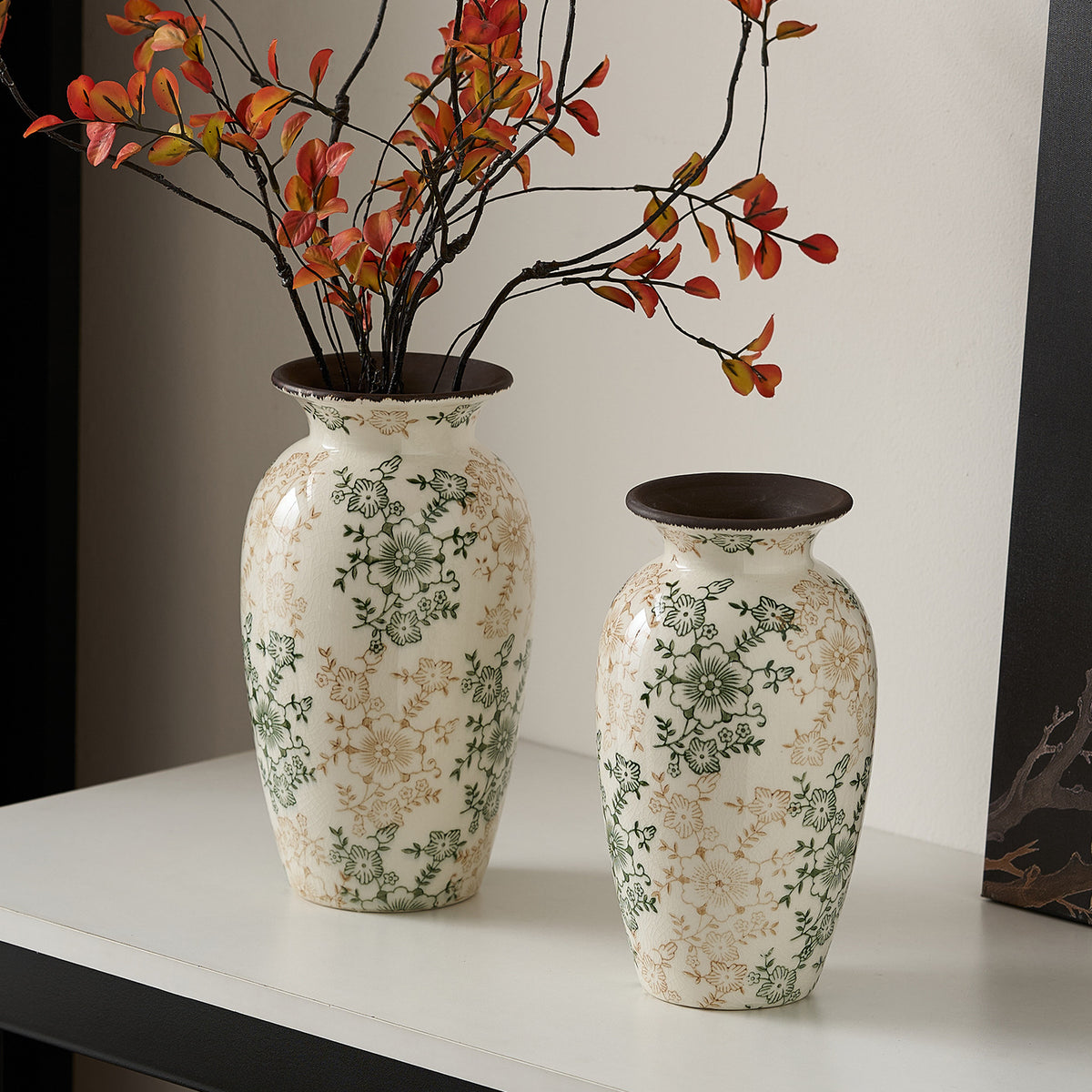 Dekorative Porzellanvase mit floralem Design Brehn