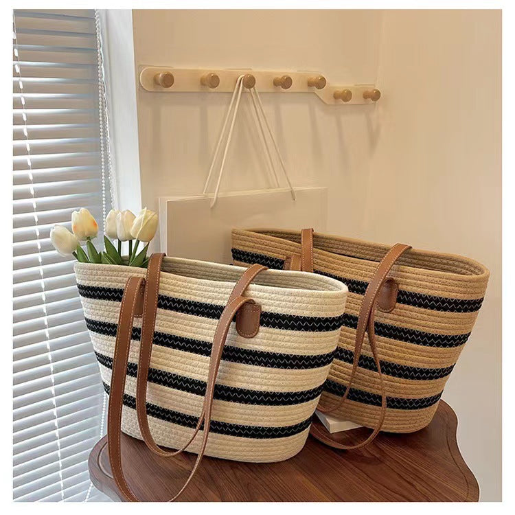 Elegante Tote Tasche Aus Geflochtenem Bastmaterial mit Robusten Lederakzenten Brehn
