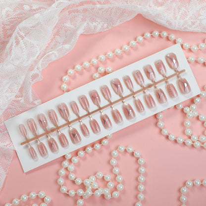 Elegantes Press-On-Nagelset mit hochwertigem Design