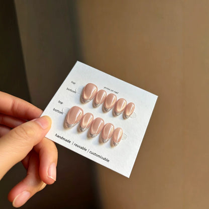 Anpassbares wiederverwendbares Press-On-Nagelset mit elegantem Glitzerglanz