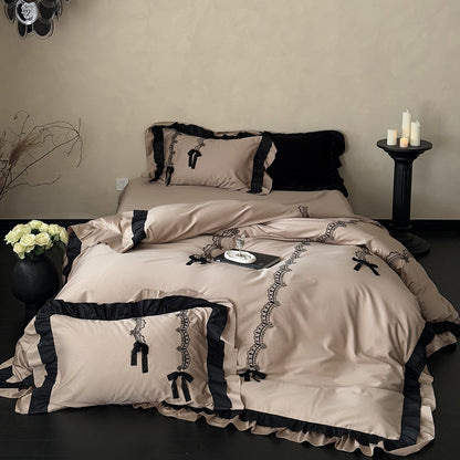 Luxuriöses Satin-Bettwäsche-Set mit Rüschen, Spitzenstickerei und Zierschleifen