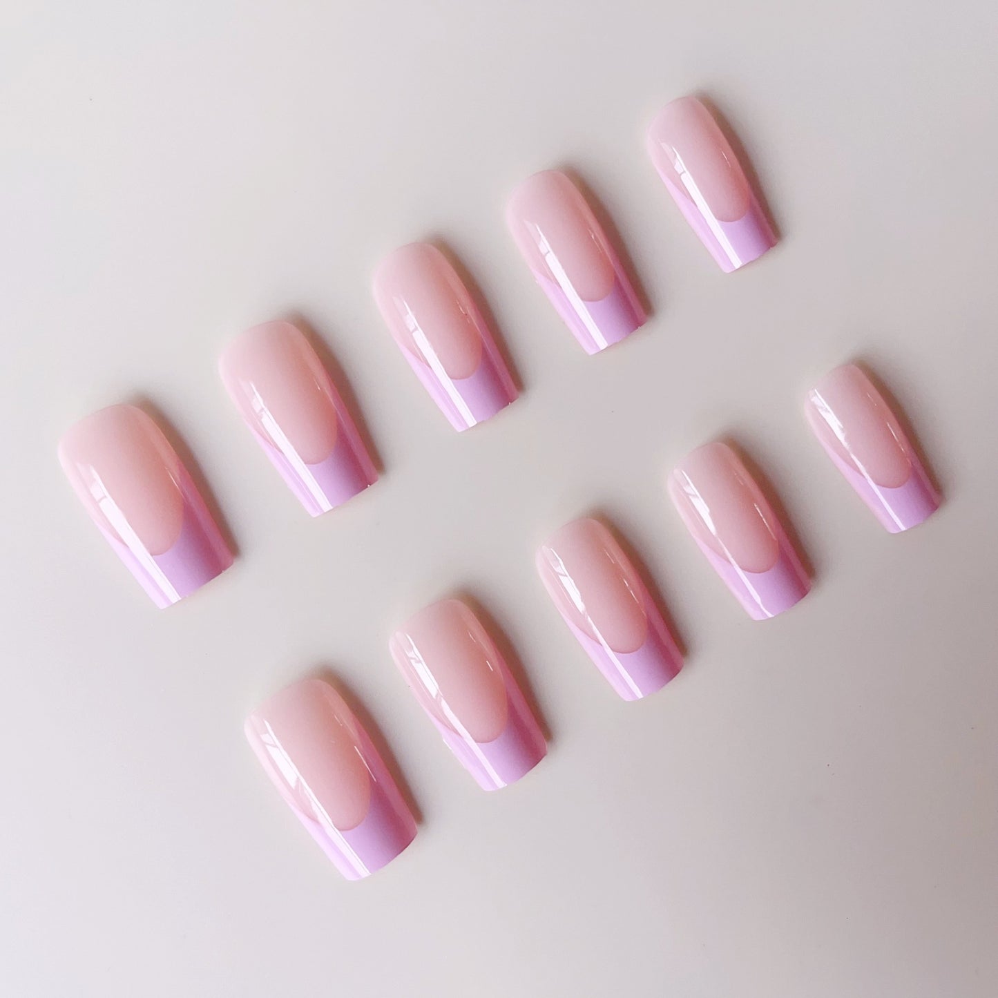 Kunstnagelset mit eleganter French-Spitze Brehn