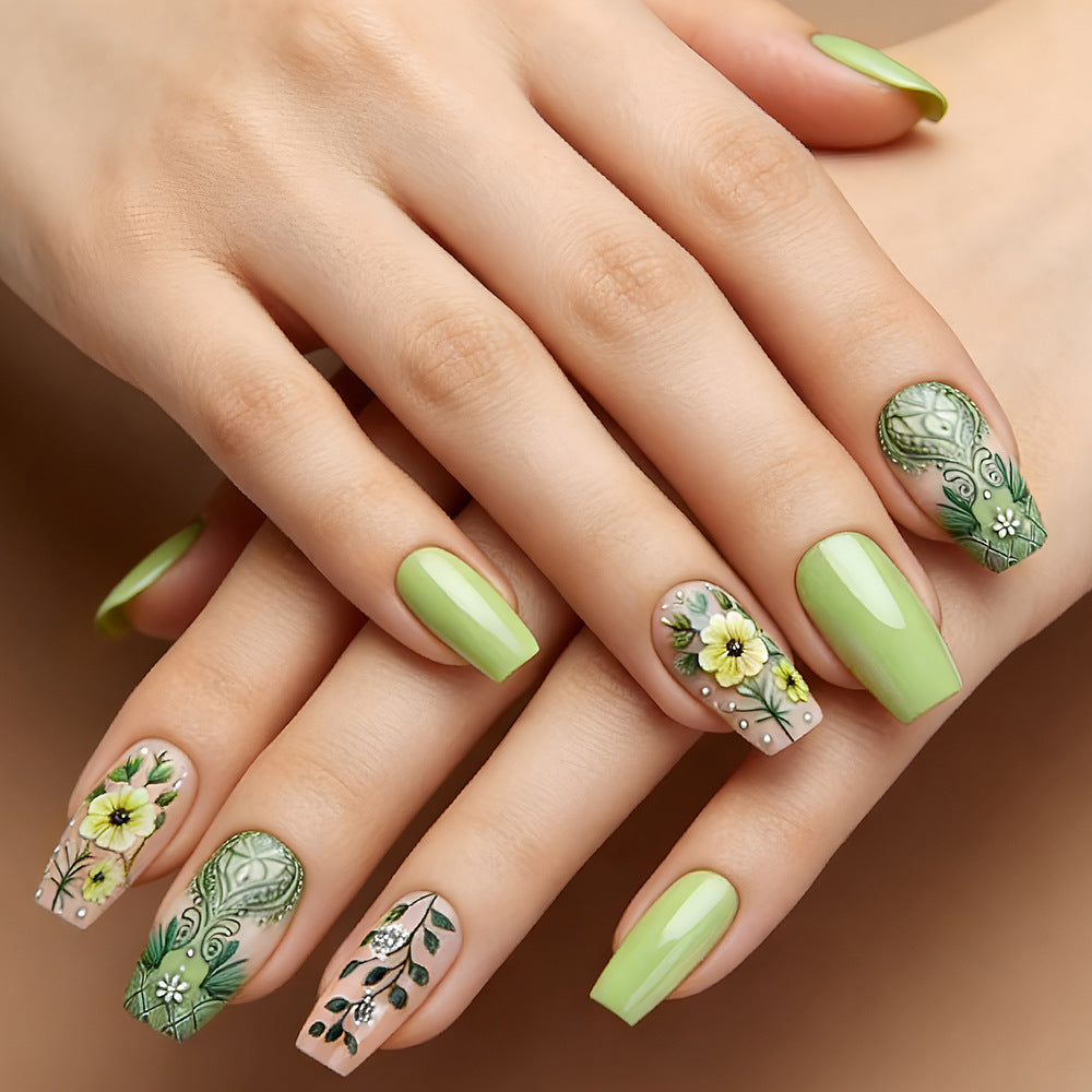 Florales gemustertes Gel-Nagelkunstset Brehn