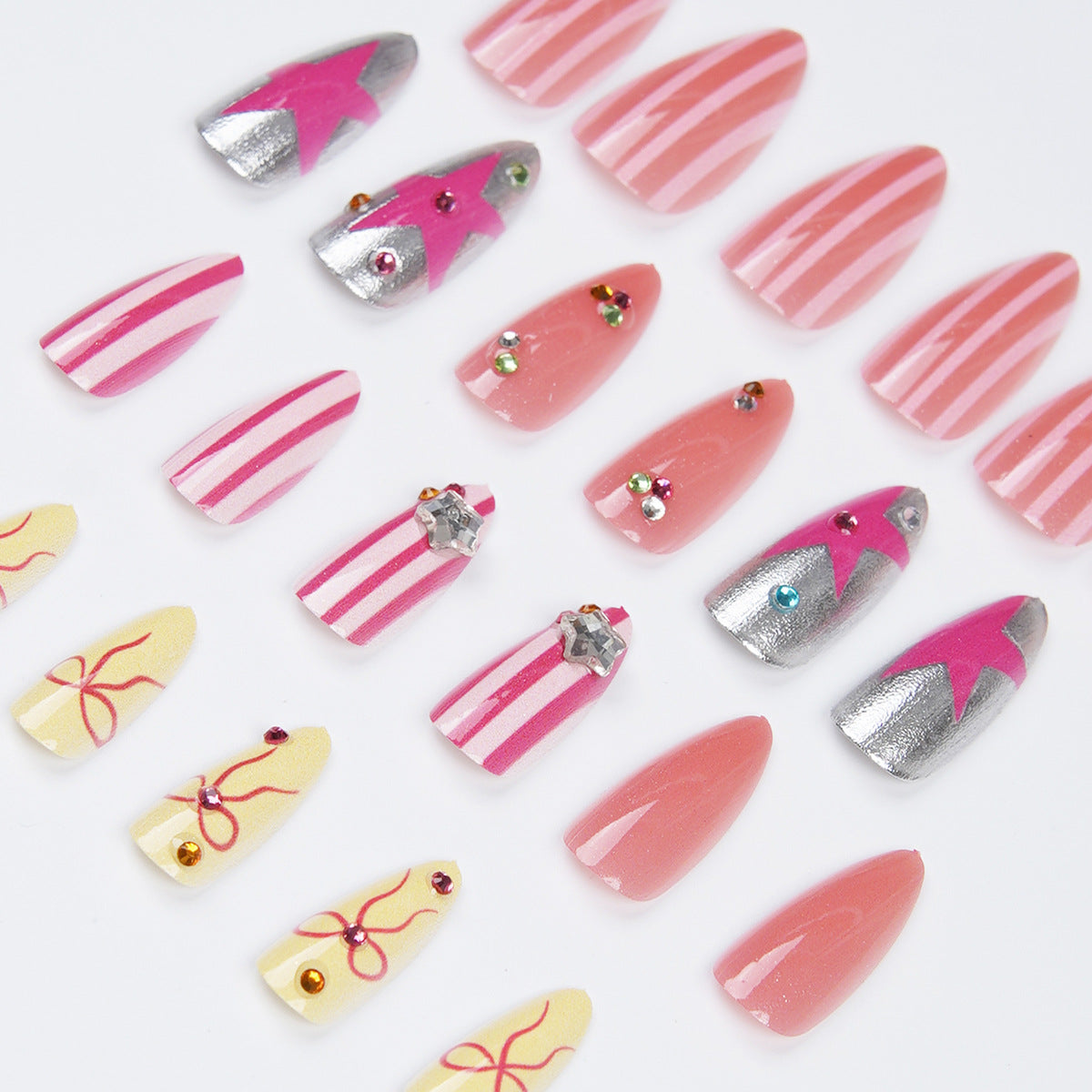 Kreatives Kunstnagelset Brehn