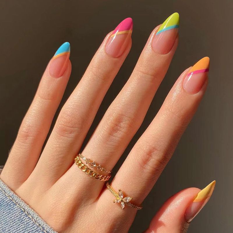 Stylisches Press-On-Nagelset mit schimmerndem Finish Brehn