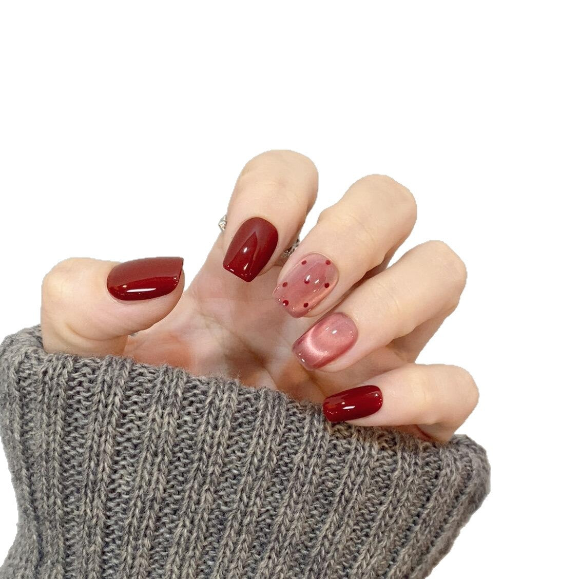 Künstliche Nagelspitzen mit Kreativen Punkten und Hochglanz Brehn