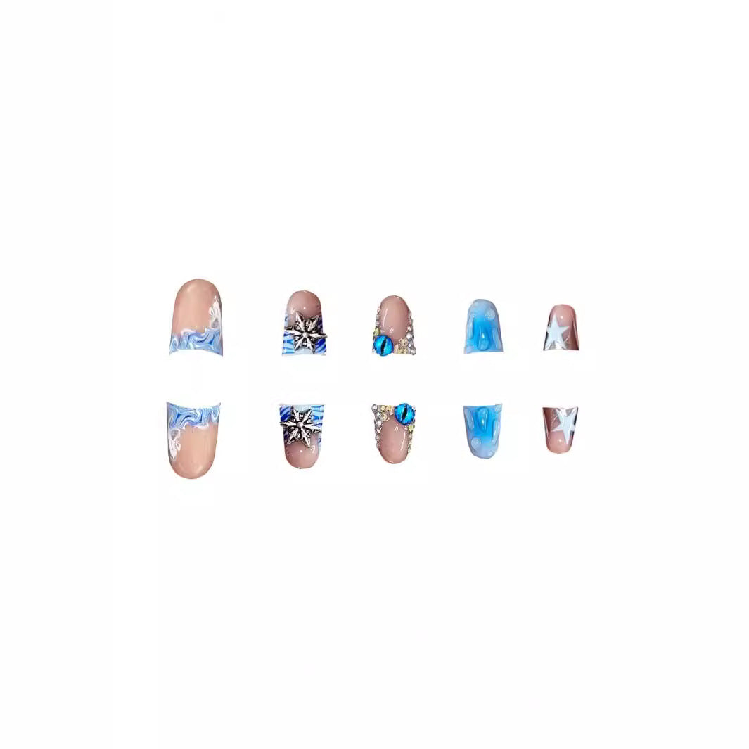 Künstlerische Acrylnagelverzierungen mit Edelsteinakzenten Brehn