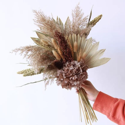 Luxuriöser getrockneter Blumenstrauß