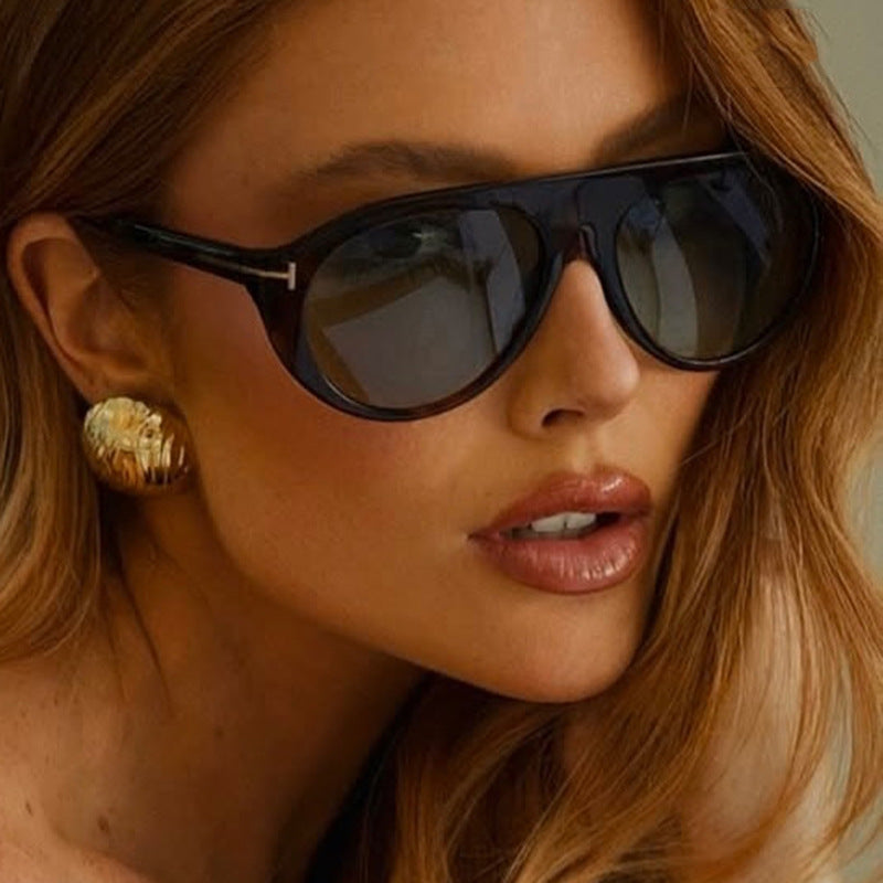 Damen Cat-Eye Sonnenbrille mit schützendem UV-Filter und verspiegelten Gläsern Brehn