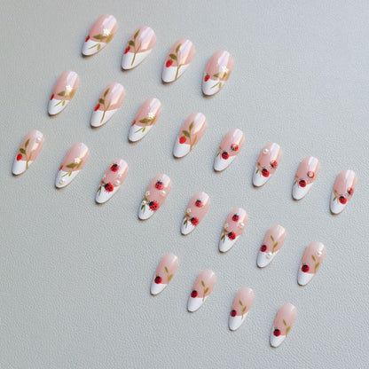 Künstlerische Marienkäfer Nagelkunst