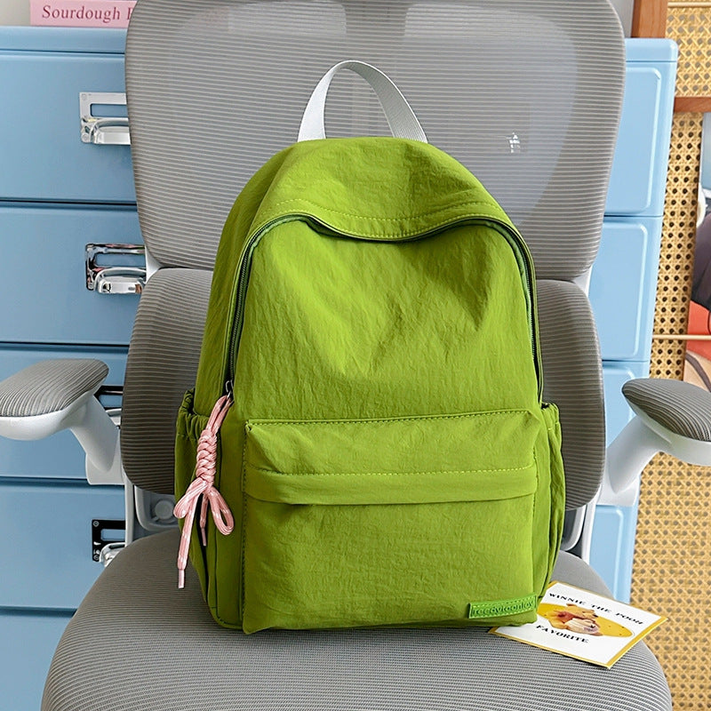 Blumenbestickter Schulrucksack
