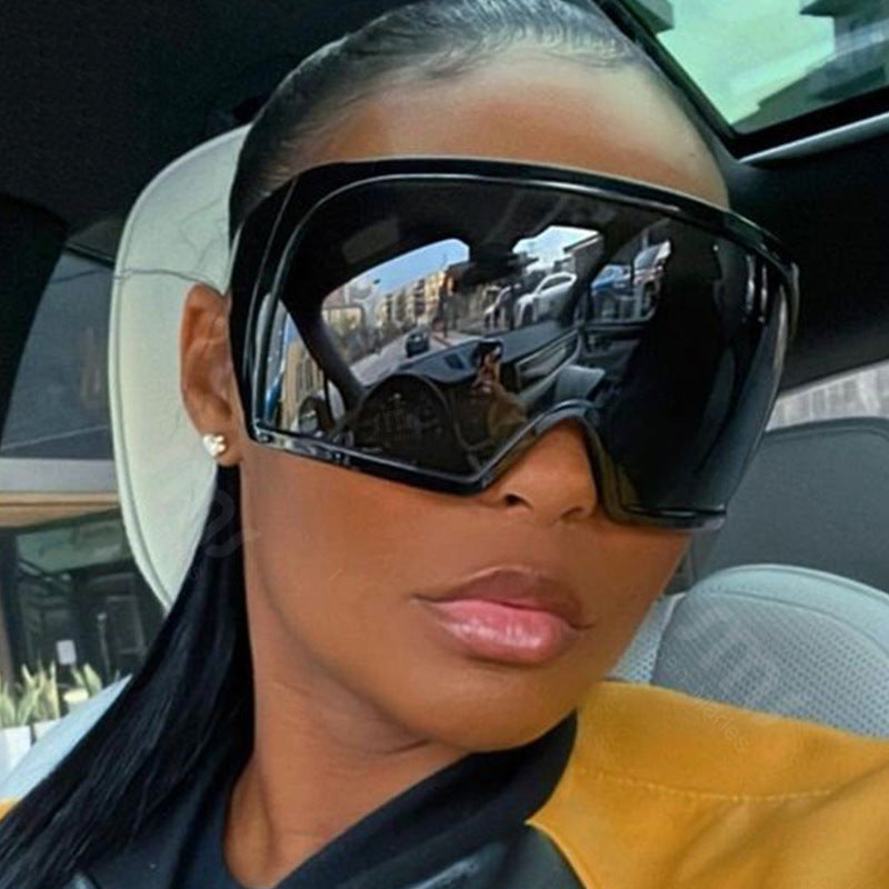 Damen Sportliche Sonnenbrille mit aerodynamischem Design Brehn
