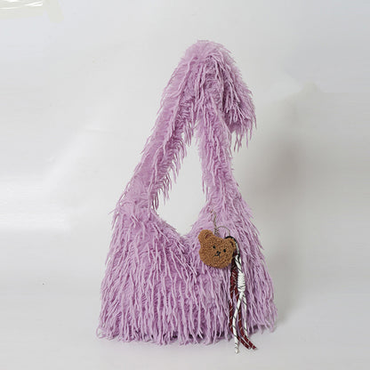 Fluffige Fransenschultertasche