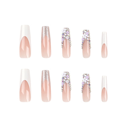 Kunstvolle Nagelverlängerungen mit Glitzer- und Blumendekor Brehn
