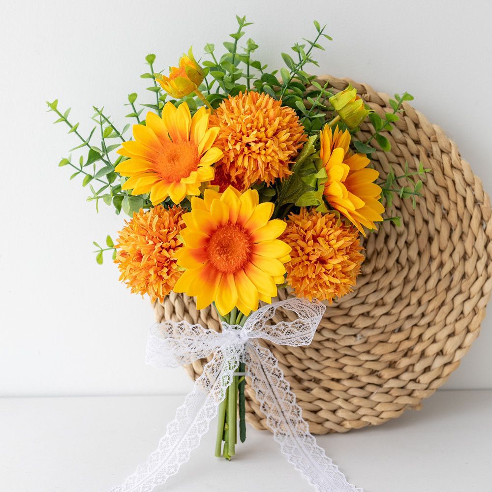 Dekorative Sonnenblumenstraußarrangement