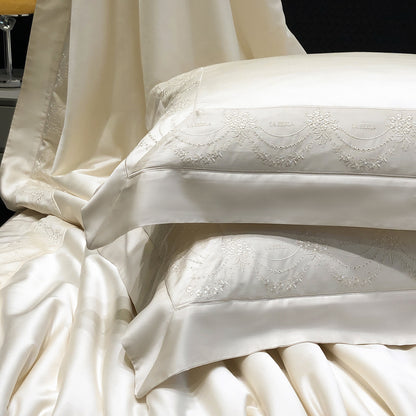Satin-Bettbezug- und Kissenhüllen-Set mit feiner Jacquard-Stickerei und Hotelfinish