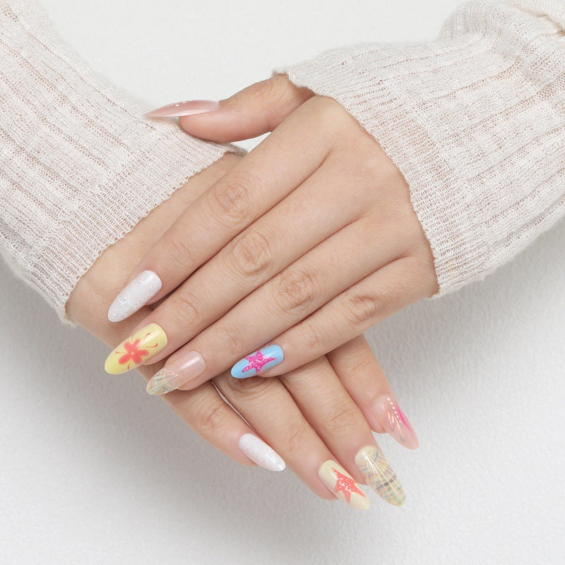Kunstvolle Nagelspitzen Design Brehn