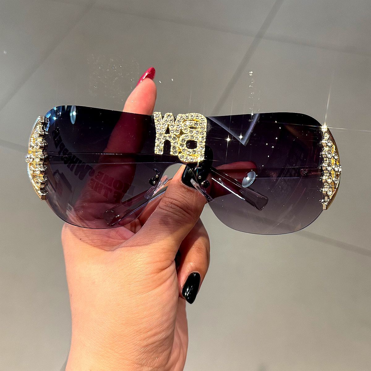 Damen modische Oversized-Sonnenbrille mit Strass-Applikationen Brehn