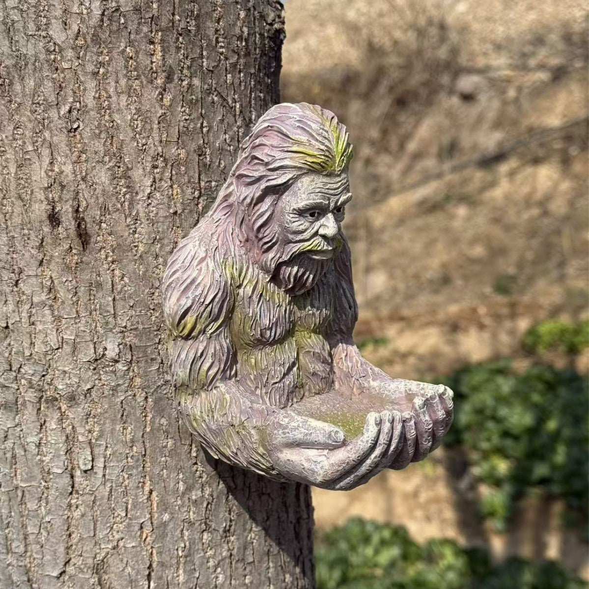 Dekorative Gartenfigur mit Vogelfutterspender Brehn