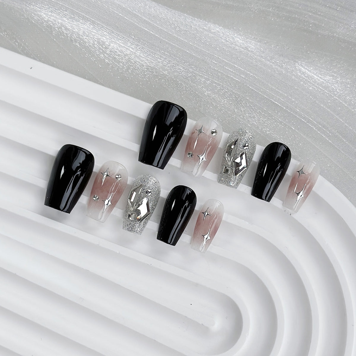 Schmetterlings-verzierte Press-On Nagelset