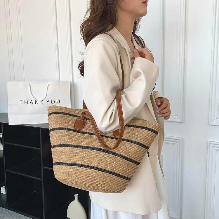 Elegante und Vielseitige Strandtasche mit Ledergriffen Brehn