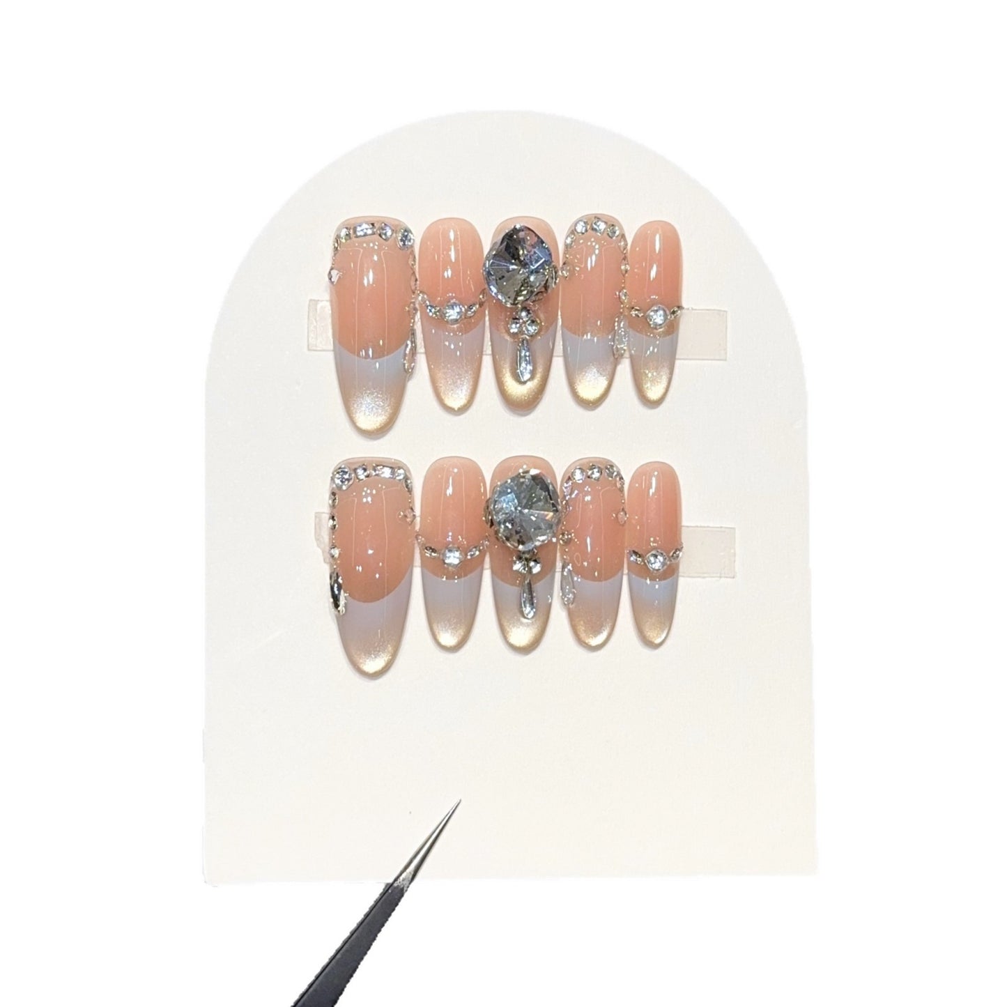 Kunstnägel mit Eleganten Strass-Akzenten Brehn