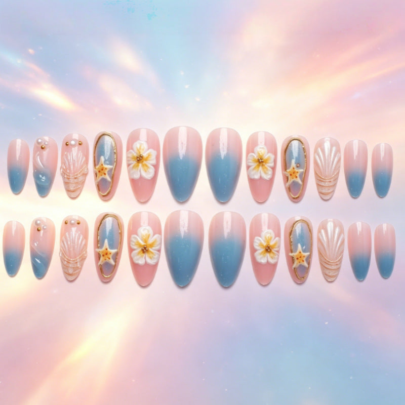Künstlerisches Nageldesign-Set mit floralen und maritimen Akzenten Brehn