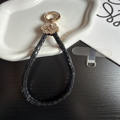 Eleganter Schlüsselanhängerhalter mit Kristallakzenten Brehn