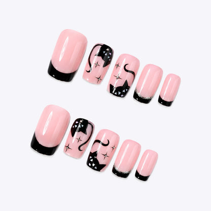 Kunstnagelset mit Glamourösen Schwarz-Designs und funkelnden Akzenten Brehn