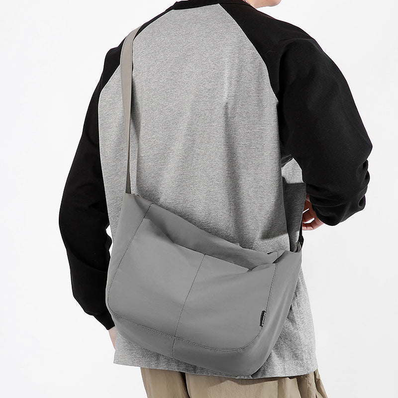 Zeitgenössische stilvolle Schultertasche Brehn