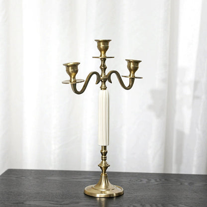 Eleganter dekorativer Kerzenhalter