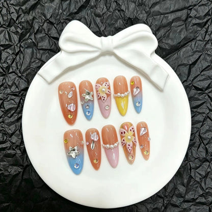 Künstlerische dekorative Press-On-Nagelkollektion