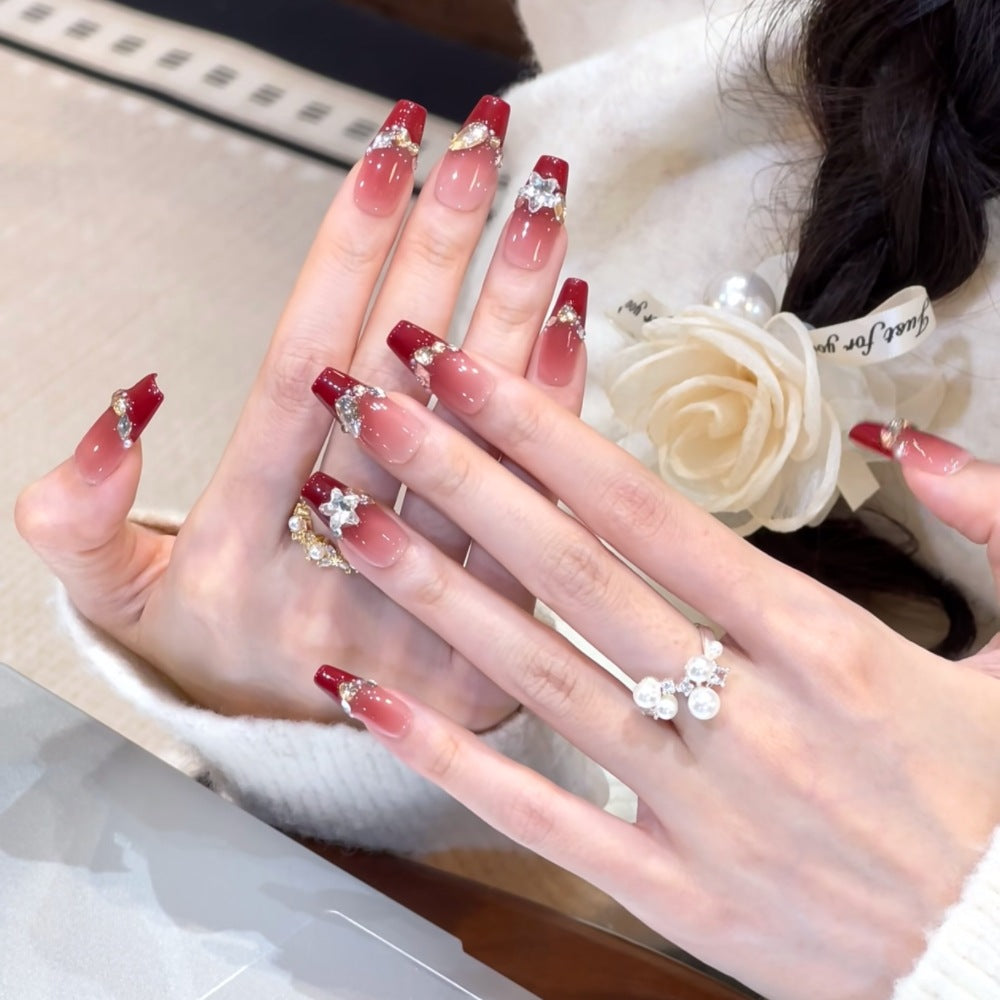 Künstlerisches Press-On-Nagelset mit verspielten Charakterdesigns Brehn