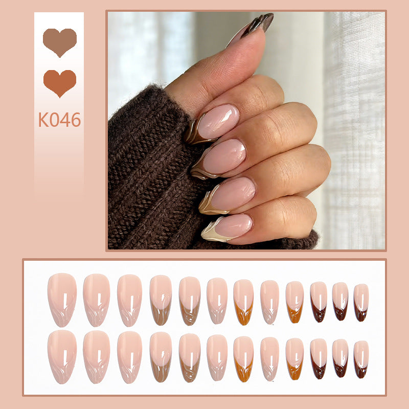 Kreative Nagelspitzen im eleganten Design Brehn