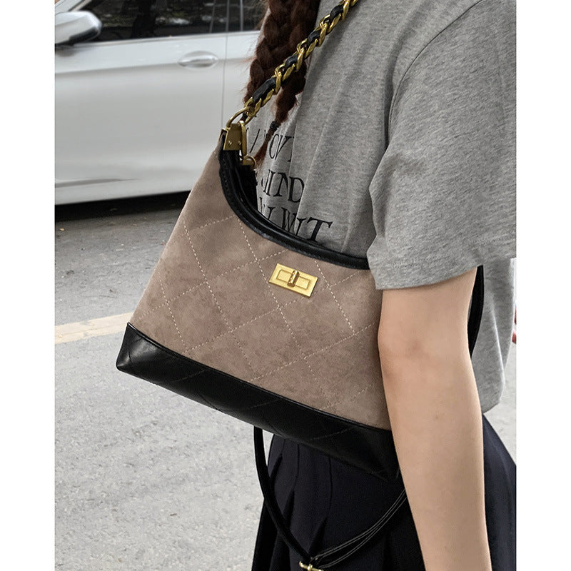 Gepolsterte Wildleder Hobo Handtasche Brehn