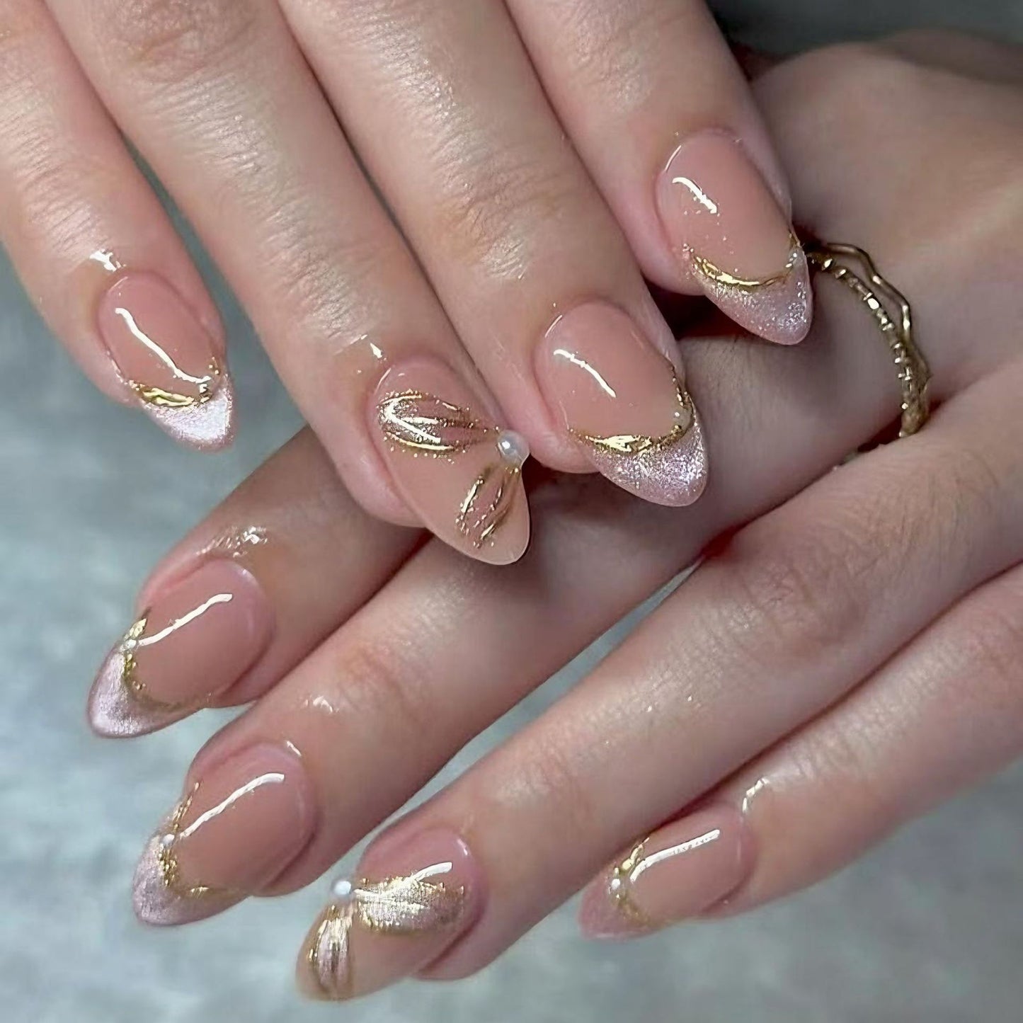 Glamouröse Press-On Nagelset mit dekorativen Akzenten Brehn