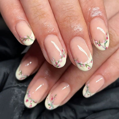 Blumenmuster-Nagelkunstverlängerungen Brehn