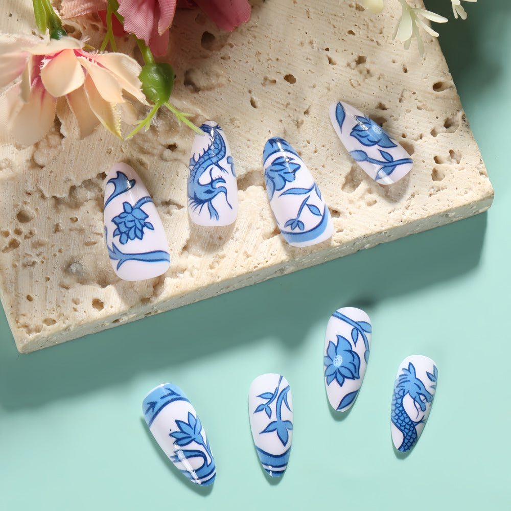 Kunstnägel im floralen und maritimen Design Brehn