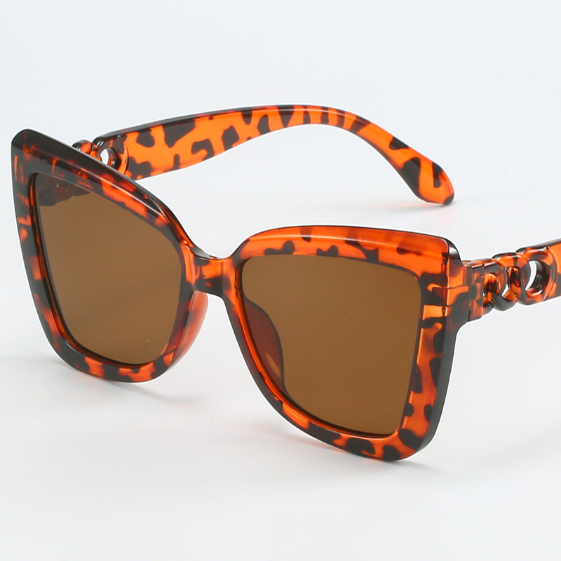 Damen moderne Cat-Eye Sonnenbrille mit klarem Rahmen und UV-Schutz Brehn