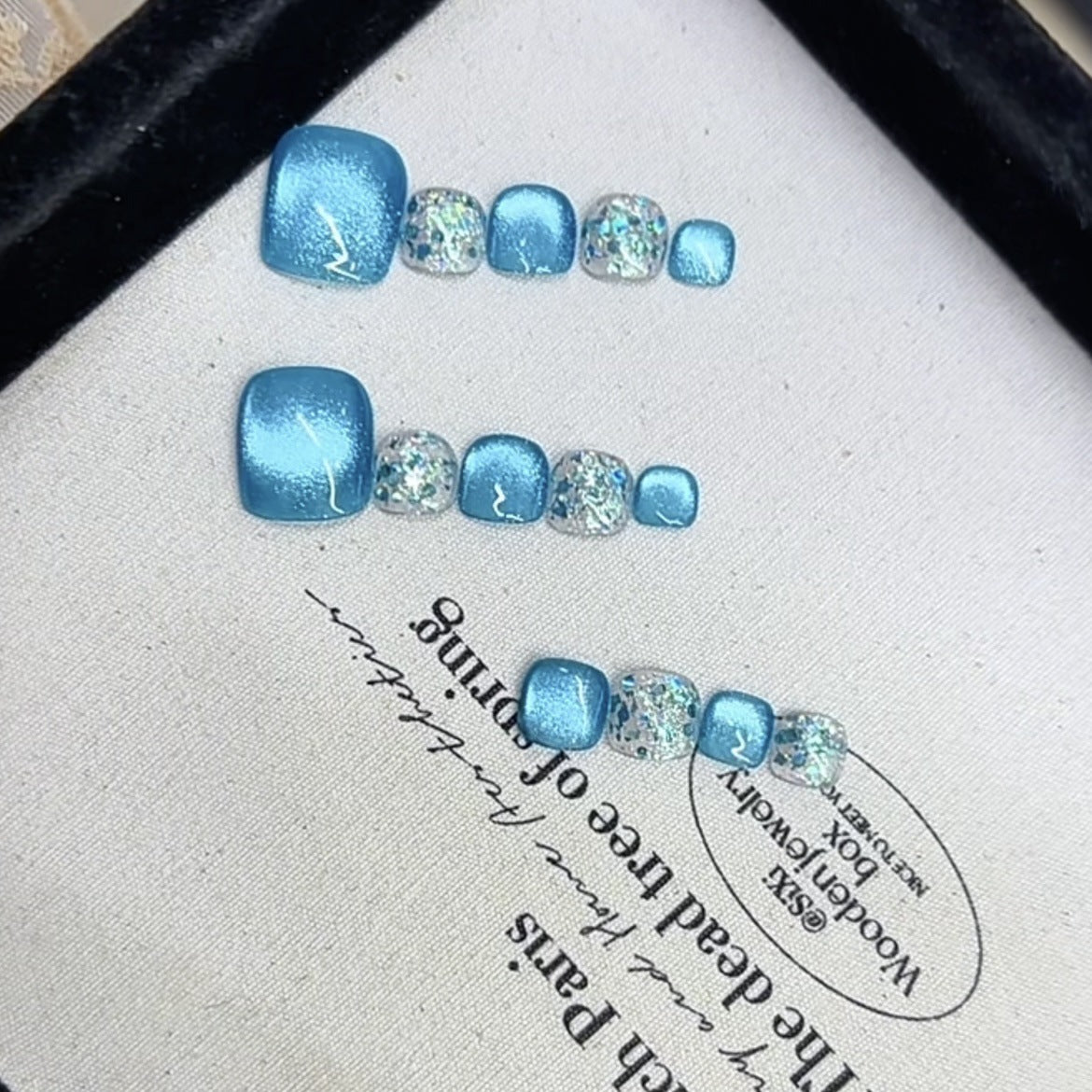 Künstlerisches Glitzer Press-On Nagelset Brehn