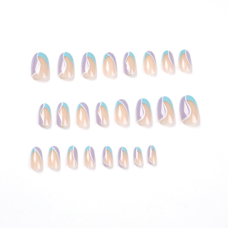 Kunstvolle Nagelkunst mit elegantem Design Brehn