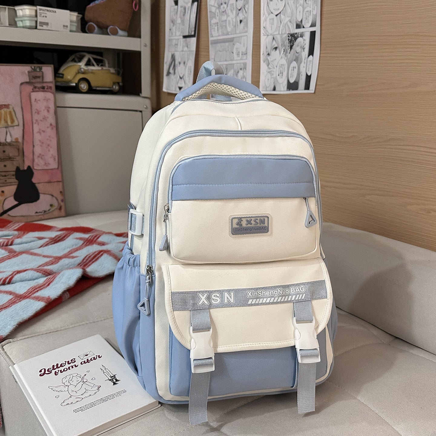 Stylischer Schulrucksack mit mehreren Fächern