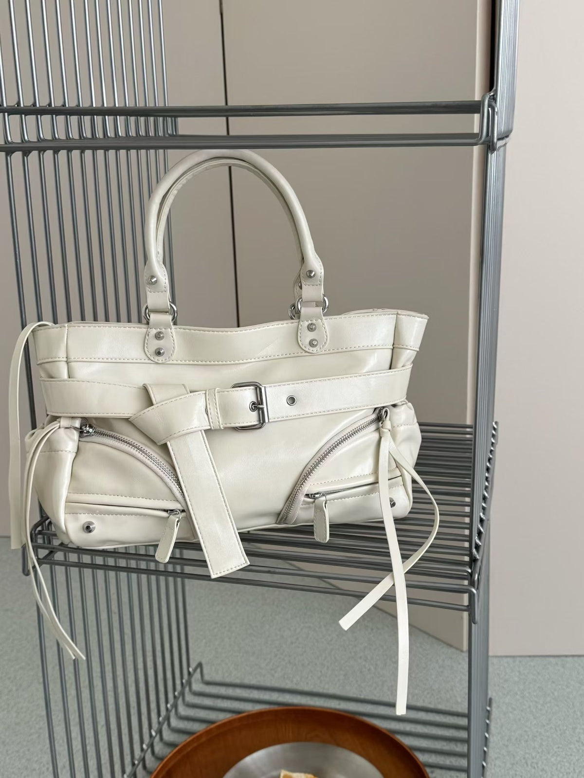 Strukturierte Leder-Handtasche