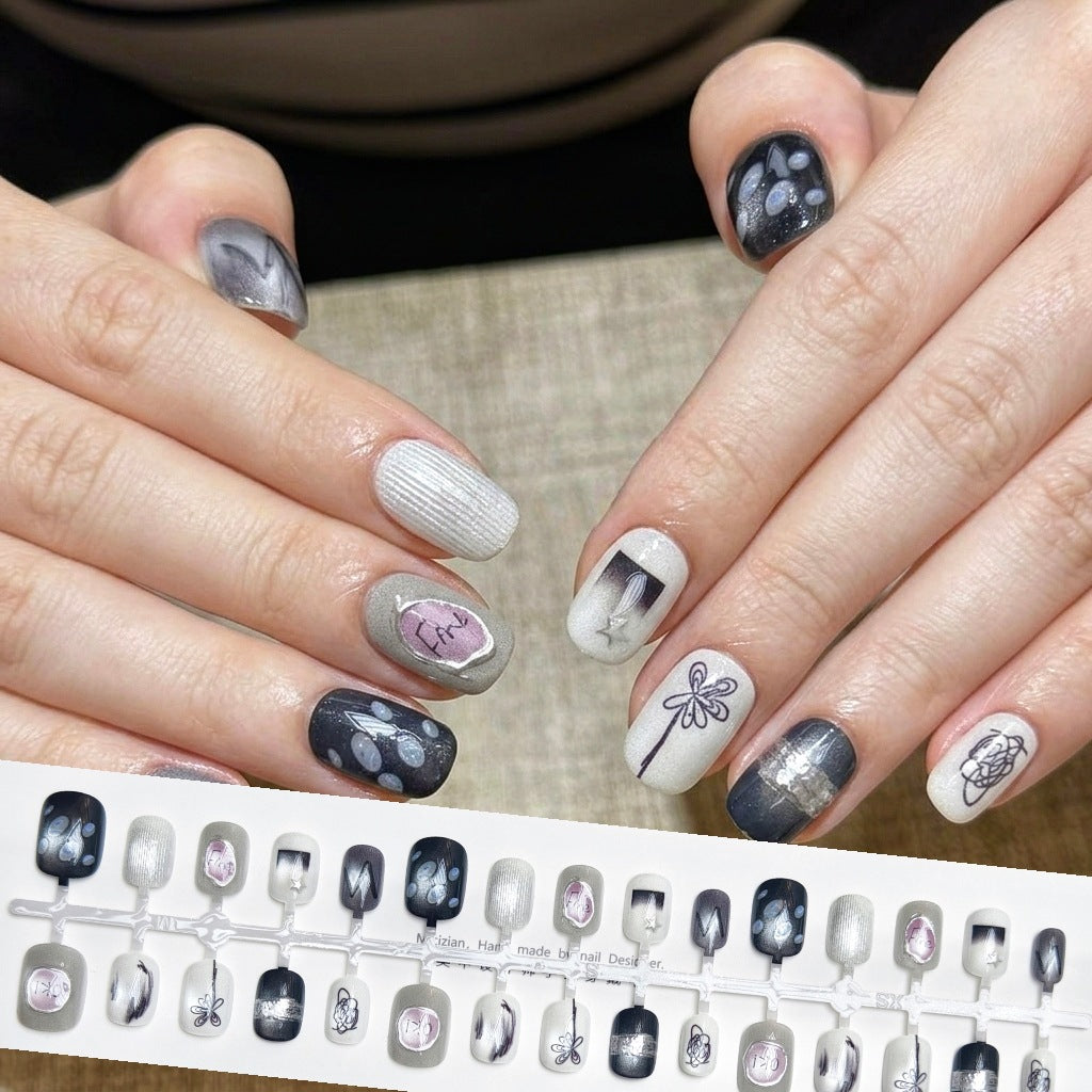 Artistisches Nageldesign-Kit