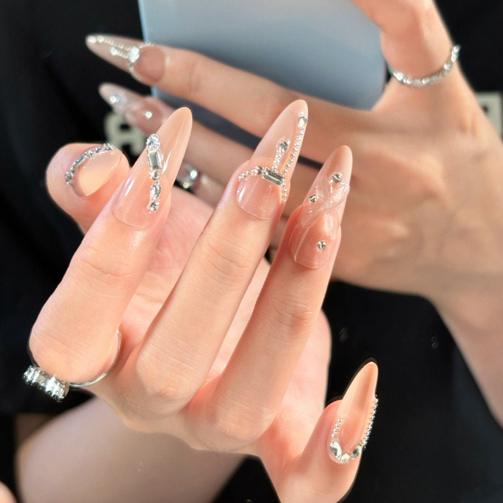 Elegantes Stiletto Druck-Nagelkunst-Set mit Kristallakzenten Brehn