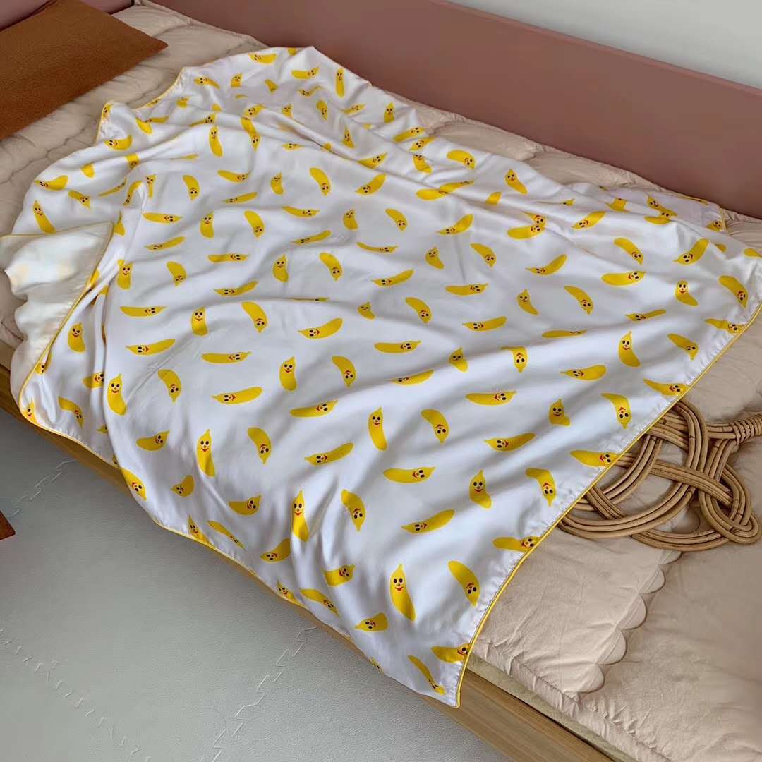 Kuschelige Baby-/Kinderdecke aus weicher Mikrofaser mit fröhlichem Bananen-Print